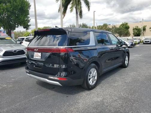2022 Kia Carnival LXS