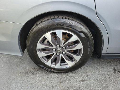 Lunar Silver Metallic 2024 Honda Odyssey EX-L