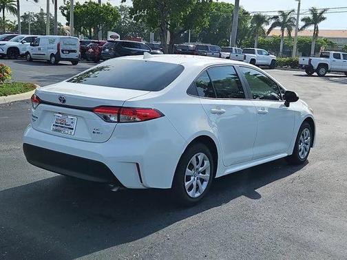 2025 Toyota Corolla Hybrid LE