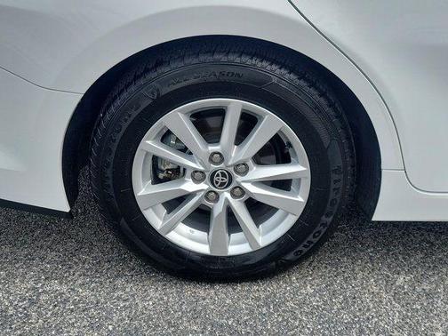 Ice 2025 Toyota Camry LE