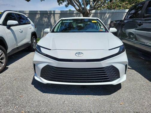 Ice 2025 Toyota Camry LE