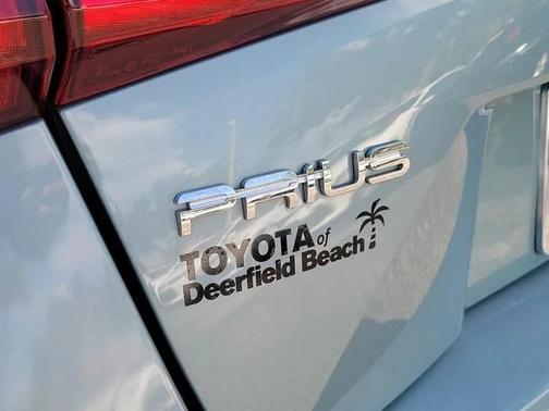 2021 Toyota Prius LE