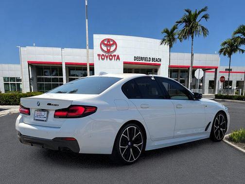 Alpine White 2021 BMW 530 530i