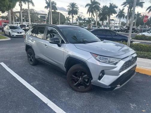 2021 Toyota RAV4 Hybrid SE