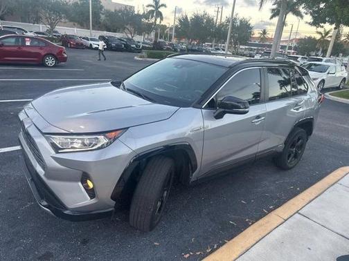 2021 Toyota RAV4 Hybrid SE