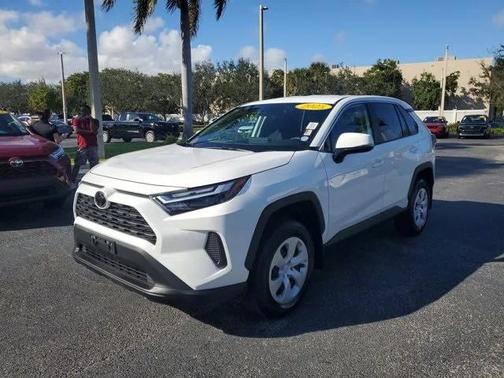 2025 Toyota RAV4 LE