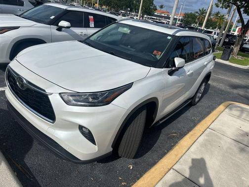 Pearl 2023 Toyota Highlander Limited