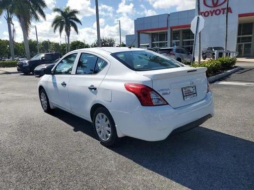 2017 Nissan Versa 1.6 S+