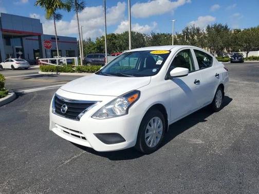 2017 Nissan Versa 1.6 S+