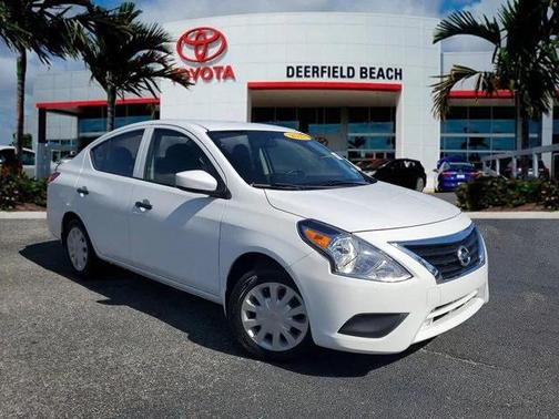 2017 Nissan Versa 1.6 S+