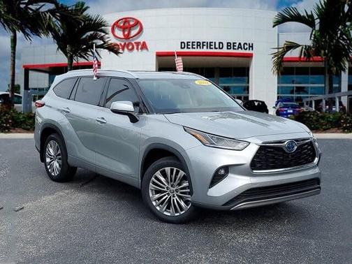 2022 Toyota Highlander Hybrid Platinum