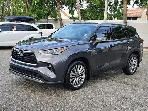2022 Toyota Highlander Platinum