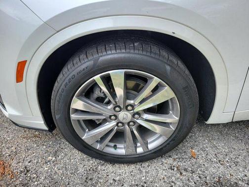 Crystal White Tricoat 2022 Cadillac XT6 Premium Luxury AWD