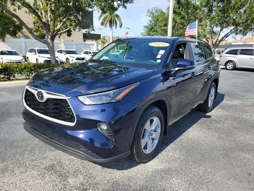 2024 Toyota Highlander LE