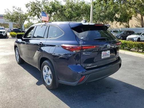 2024 Toyota Highlander LE