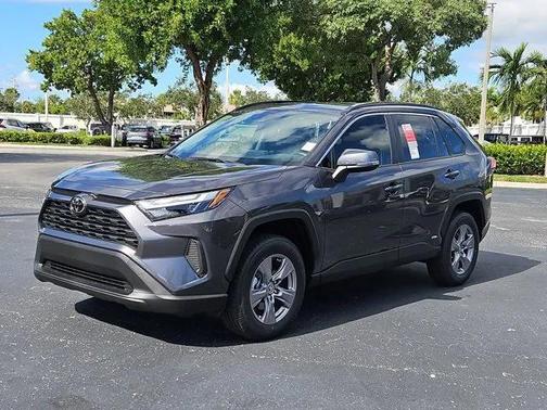 2025 Toyota RAV4 Hybrid XLE