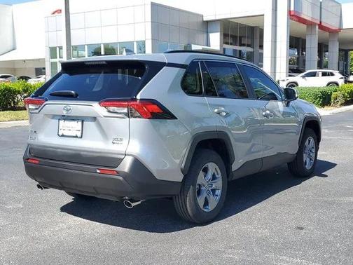 2025 Toyota RAV4 Hybrid XLE