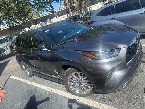 2024 Toyota Highlander Platinum