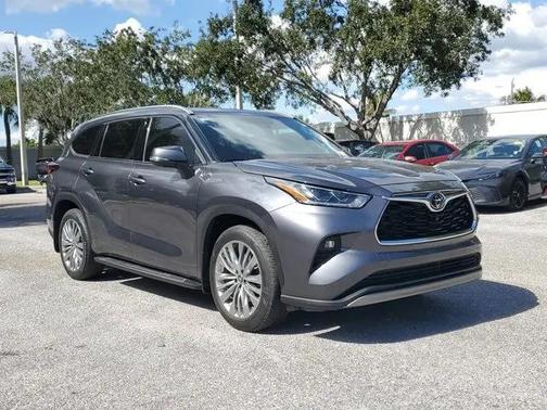 2024 Toyota Highlander Platinum