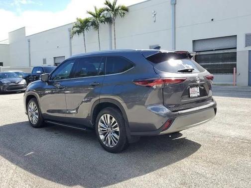 2024 Toyota Highlander Platinum