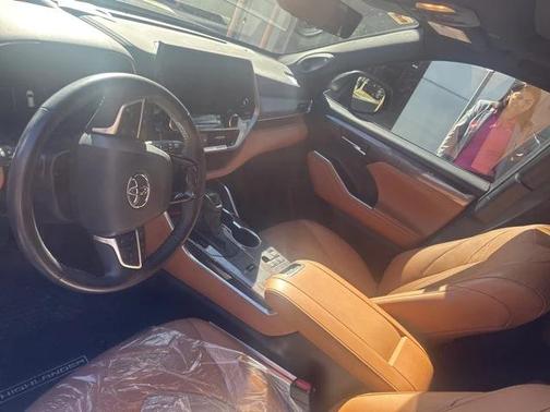 2024 Toyota Highlander Platinum