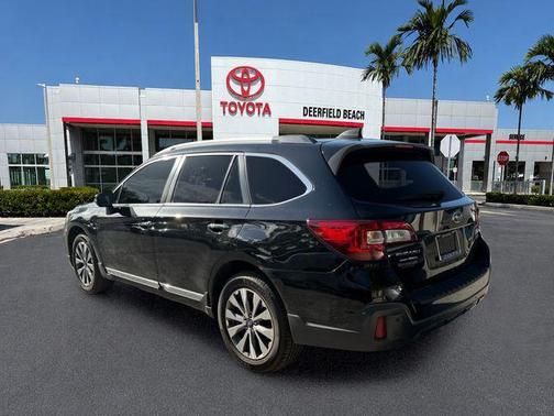 Crystal Black Silica 2018 Subaru Outback 3.6R