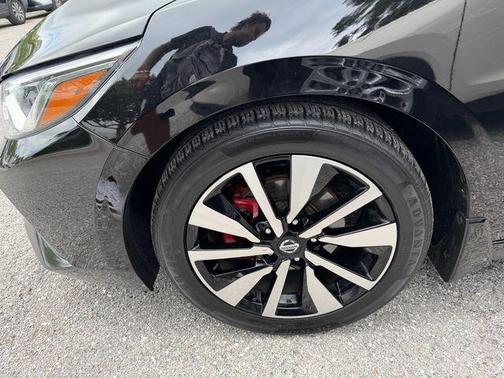 Super Black 2022 Nissan Sentra SV
