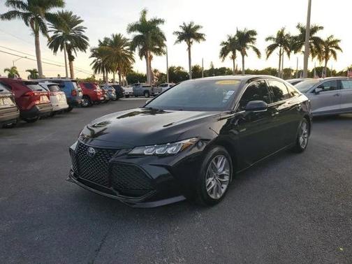 2020 Toyota Avalon Hybrid XLE Plus