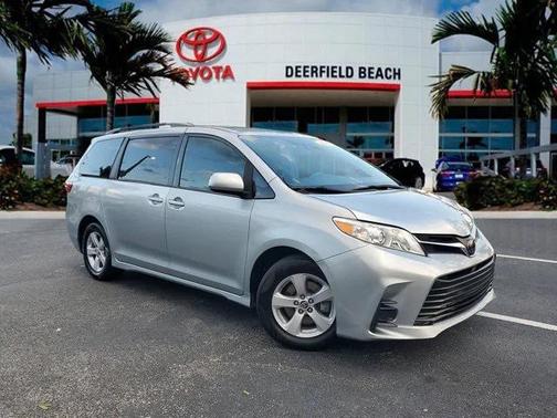 2019 Toyota Sienna LE