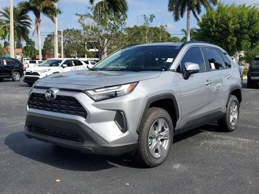 2025 Toyota RAV4 Hybrid XLE