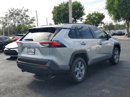 2025 Toyota RAV4 Hybrid XLE