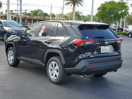 2025 Toyota RAV4 LE
