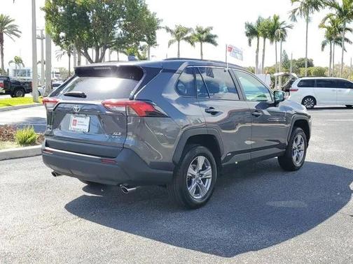2025 Toyota RAV4 Hybrid XLE