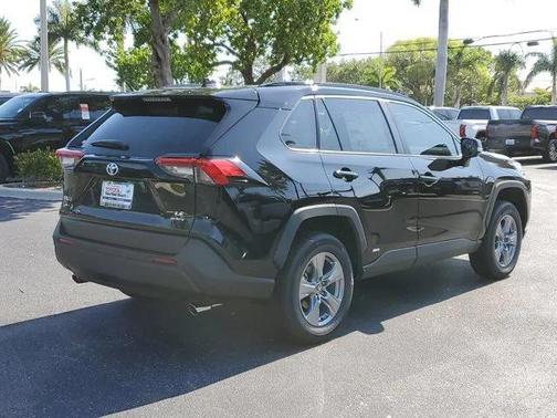 2025 Toyota RAV4 Hybrid LE