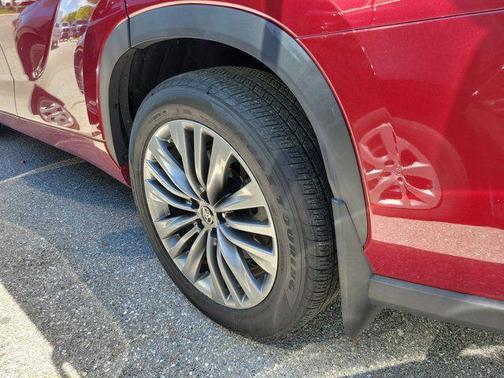 Ruby Flare Pearl 2021 Toyota Highlander Hybrid Platinum