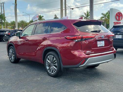 Ruby Flare Pearl 2021 Toyota Highlander Hybrid Platinum