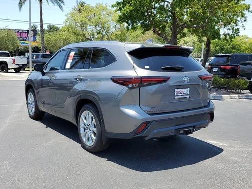 2025 Toyota Highlander Limited