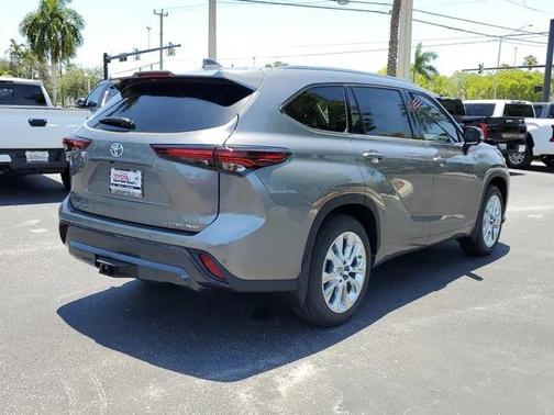 2025 Toyota Highlander Limited