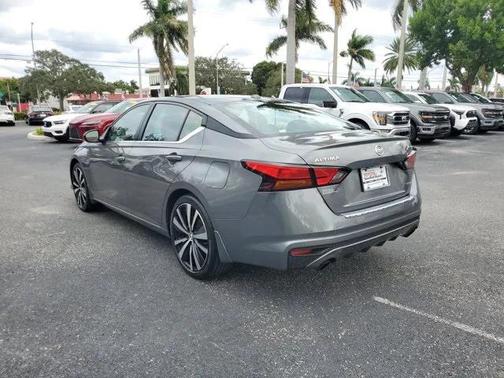 2022 Nissan Altima SR VC-Turbo FWD