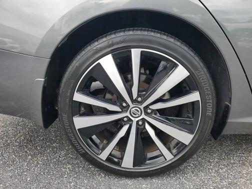 2022 Nissan Altima SR VC-Turbo FWD