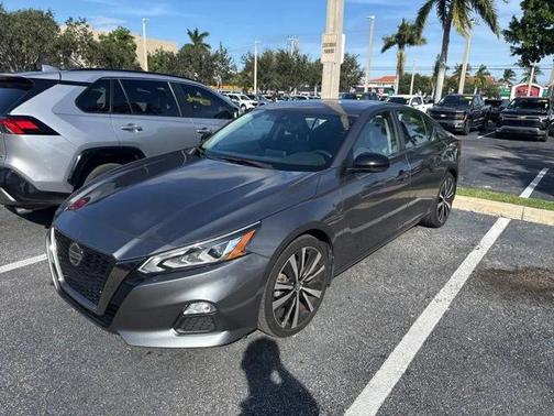 2022 Nissan Altima SR VC-Turbo FWD