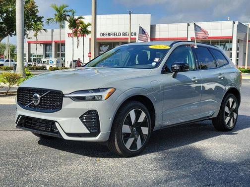 2024 Volvo XC60 Recharge Plug-In Hybrid T8 Plus Dark Theme