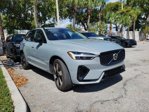 2024 Volvo XC60 Recharge Plug-In Hybrid T8 Plus Dark Theme