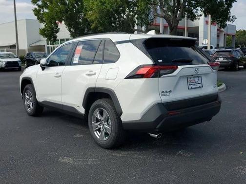 2025 Toyota RAV4 Hybrid XLE