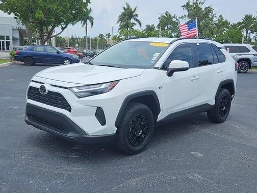 2022 Toyota RAV4 XLE