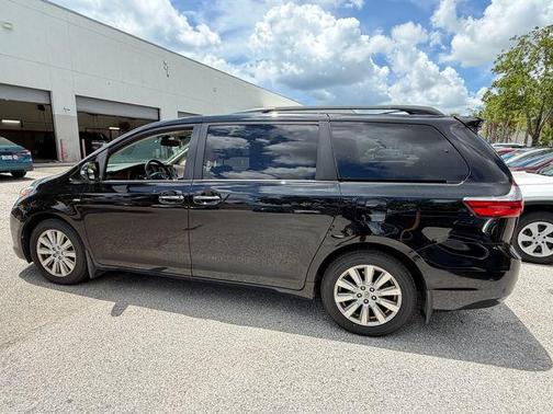 Midnight Black Metallic 2017 Toyota Sienna Limited Premium