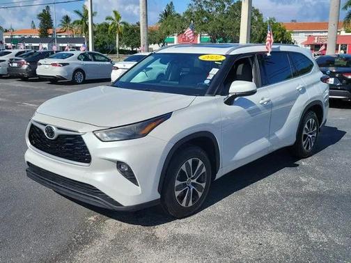 2022 Toyota Highlander XLE