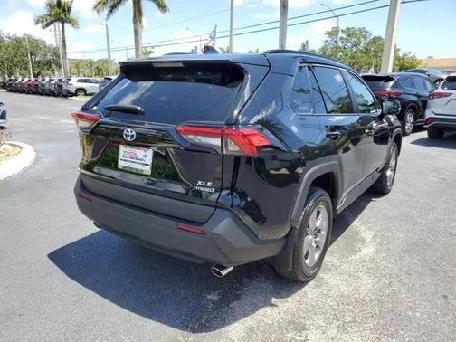 2024 Toyota RAV4 Hybrid XLE