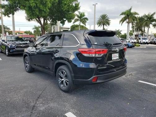 2019 Toyota Highlander LE I4