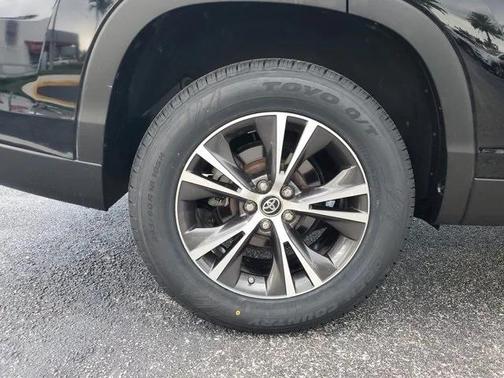 2019 Toyota Highlander LE I4